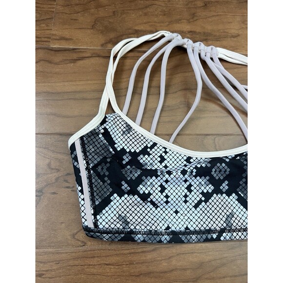 Lululemon Womens Size 4 Strappy Sports Bra Snake Print Pink Black Yoga Gym - Picture 3 of 6